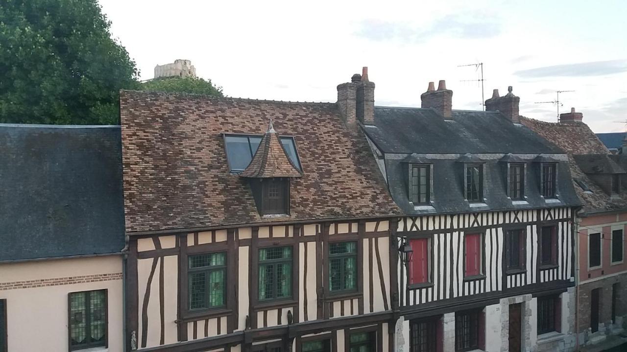 Le Charme Du Chateau Apartment Les Andelys Luaran gambar